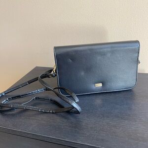 BUXTON WRISTLET/CROSS BODY PURSE